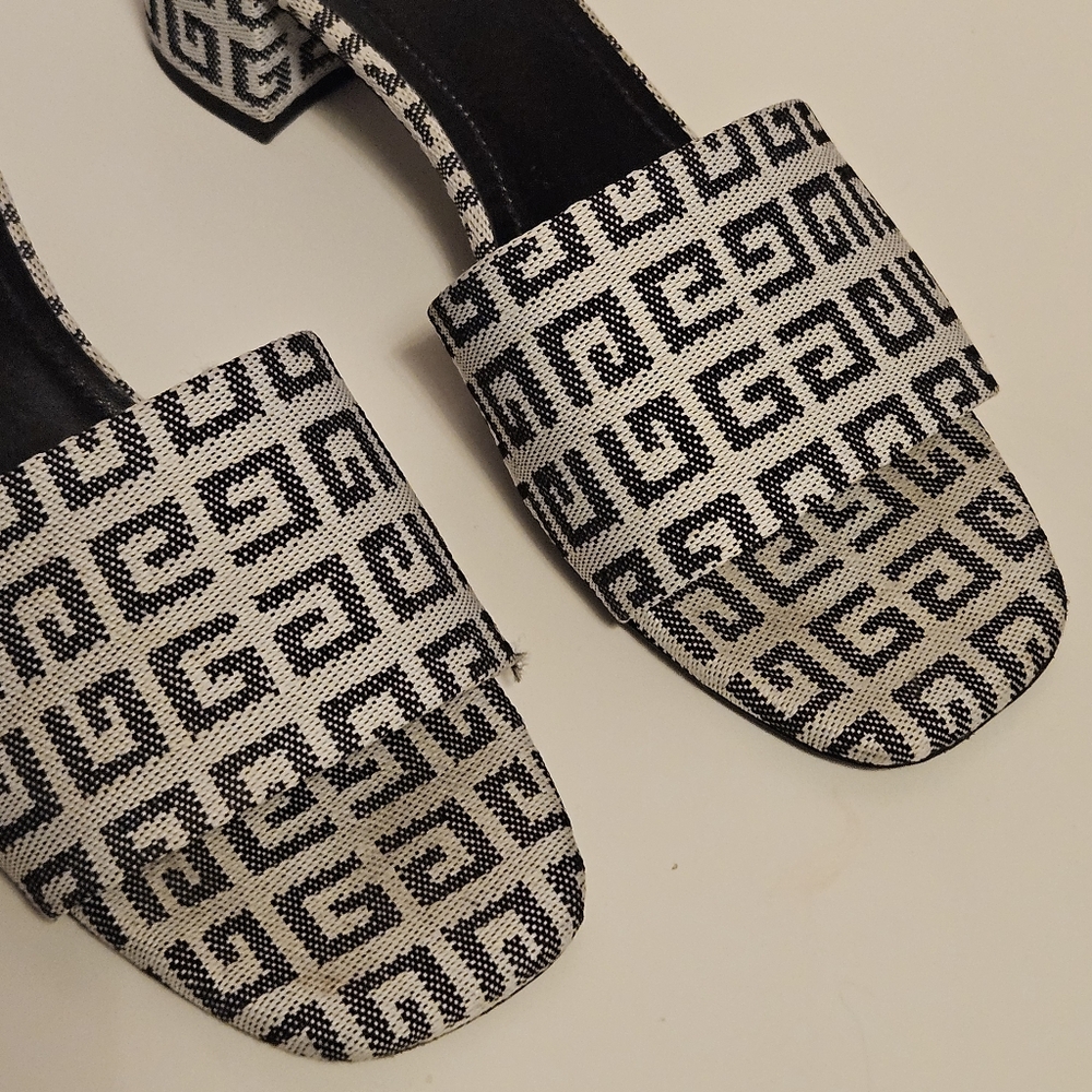 Givenchy Monogram Women's Heel Sandals - Picture 4 of 7